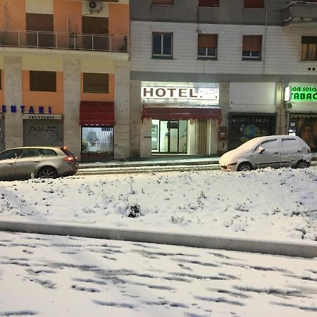 Tiburtina Hotel Holiday Рим Екстер'єр фото