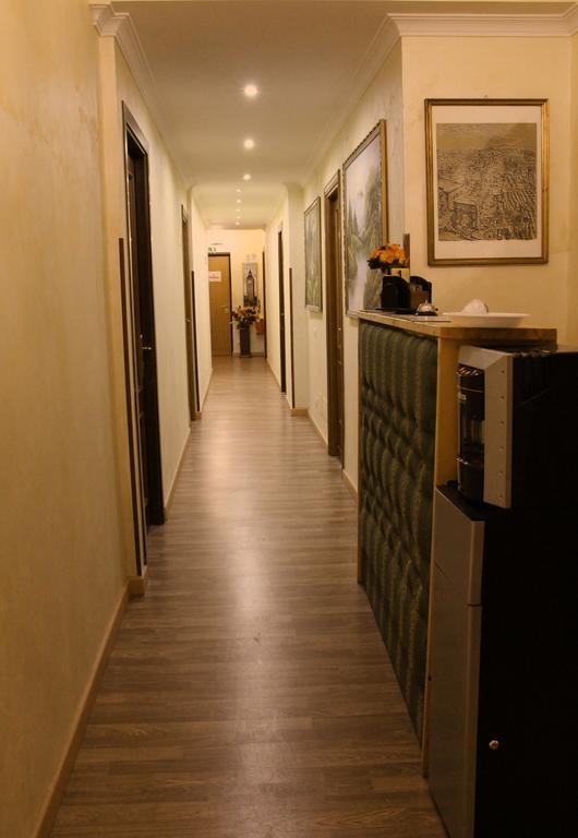 Tiburtina Hotel Holiday Рим Екстер'єр фото