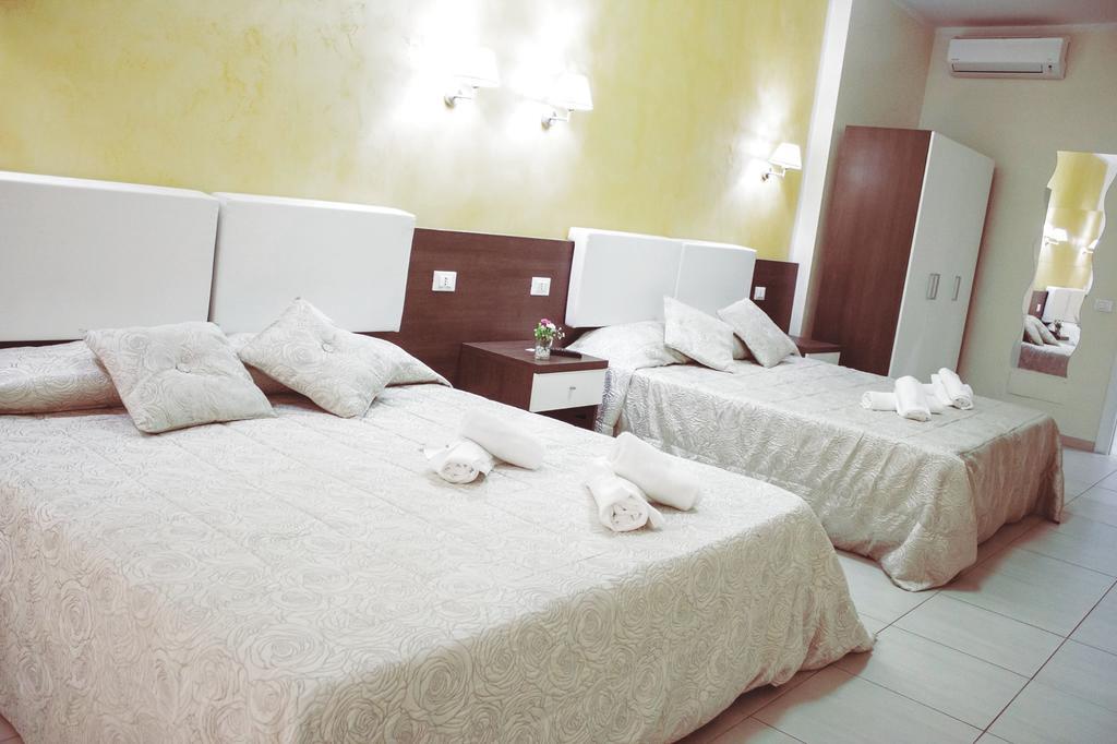 Tiburtina Hotel Holiday Рим Екстер'єр фото