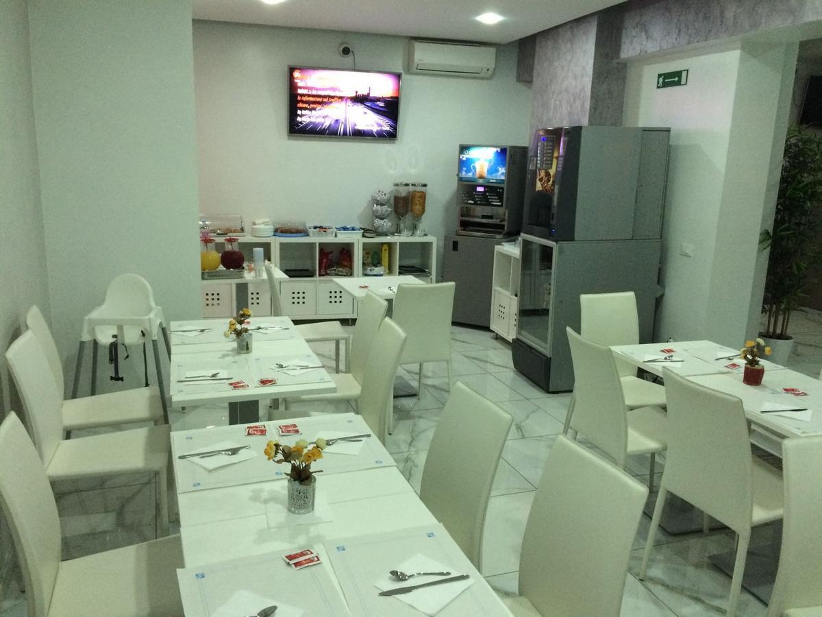 Tiburtina Hotel Holiday Рим Екстер'єр фото