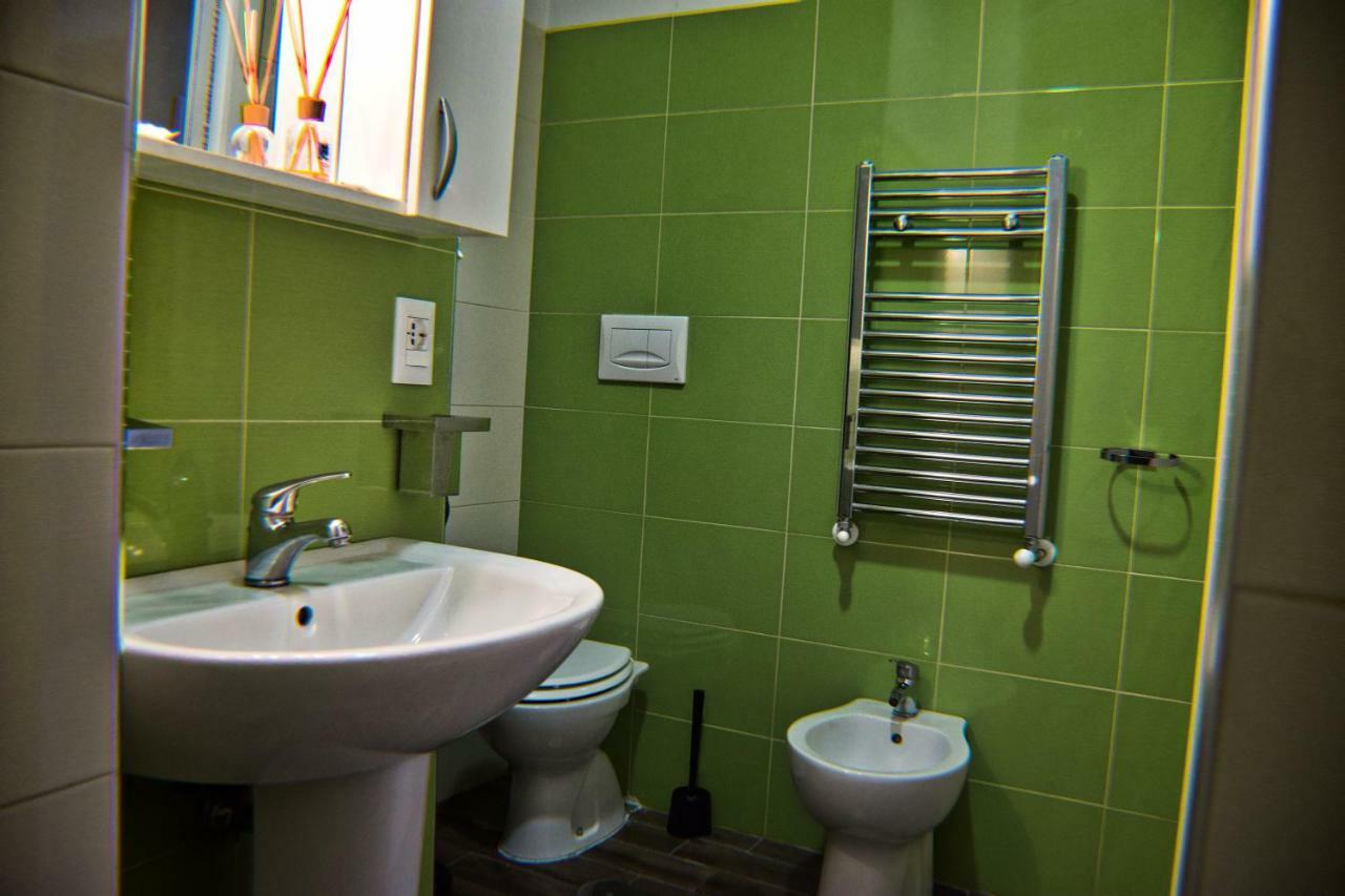 Tiburtina Hotel Holiday Рим Екстер'єр фото