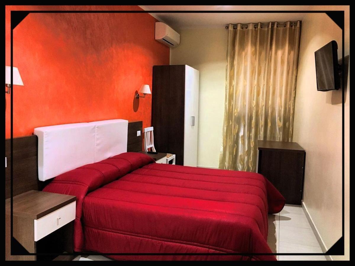 Tiburtina Hotel Holiday Рим Екстер'єр фото